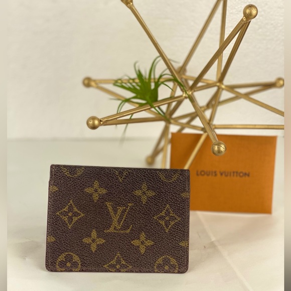Louis Vuitton ID Holder - Picture 3 of 11